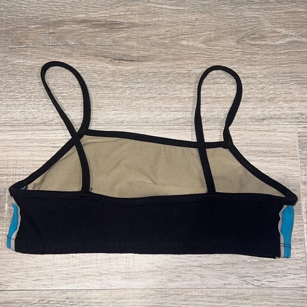 Black sports‎ bra